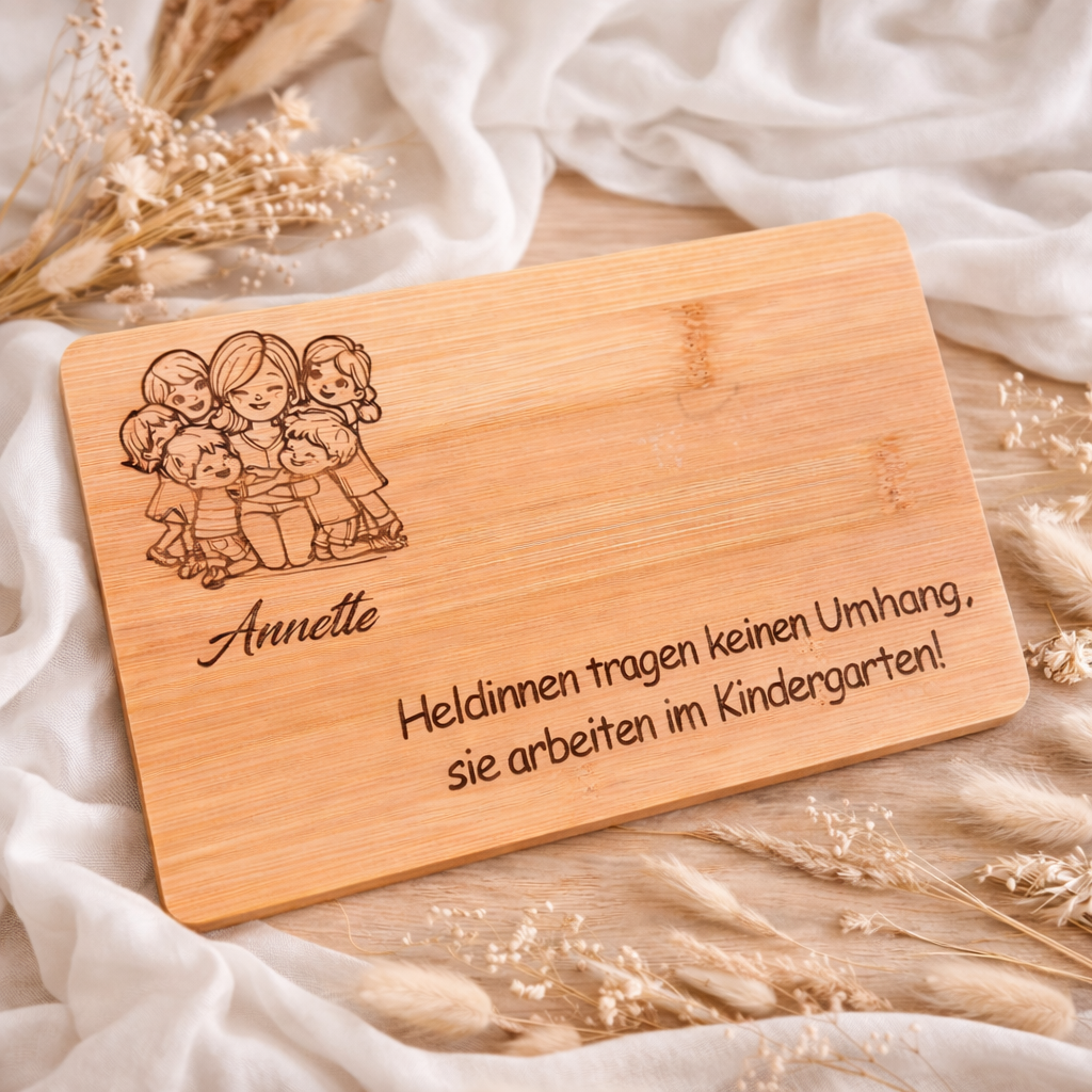 Frühstücksbrettchen Erzieher „Heldinnen“