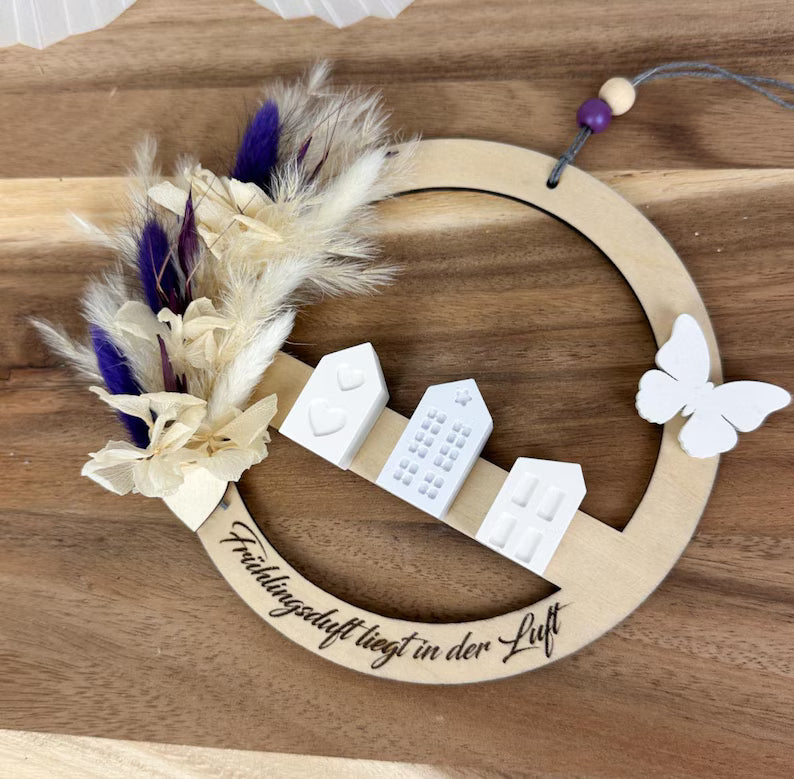 Frühlingskranz mit Trockenblumen