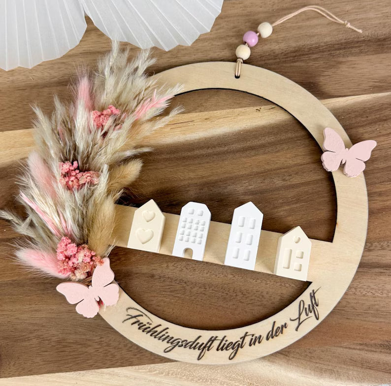 Frühlingskranz mit Trockenblumen